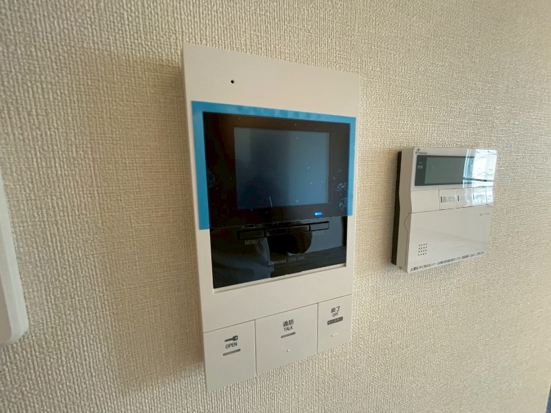 セキュリティ　ＴＶモニター付インターホンです。来客者の顔が見えるので安心！