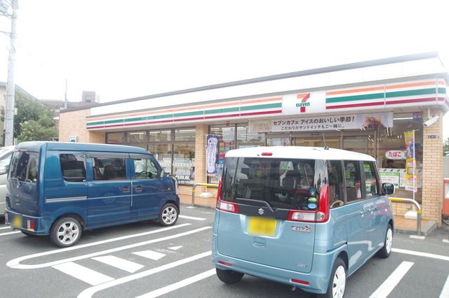 コンビニ　セブンイレブン（コンビニ）まで570m