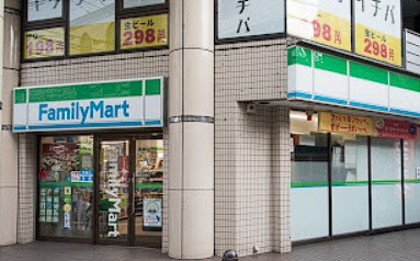 コンビニ　コンビニ（コンビニ）まで16m