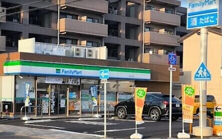 コンビニ　ファミリーマート昭和台町店（コンビニ）まで21m