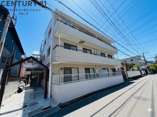 建物外観　居住者専用のごみ置き場があります♪