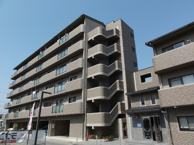 建物外観　遮音性に優れる鉄筋コンクリート構造
