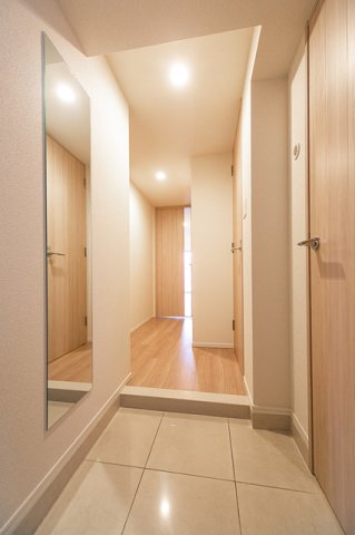 玄関　※写真は同タイプ住戸です。