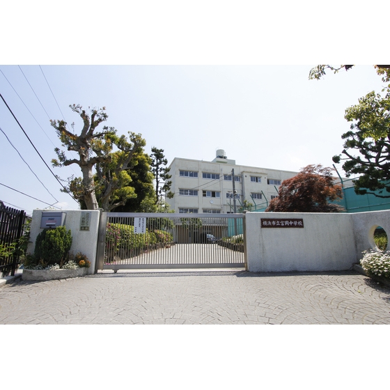 中学校　市立富岡中学校（中学校）まで850m