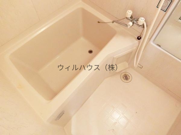 バス・シャワールーム　キレイにリフォームされています！