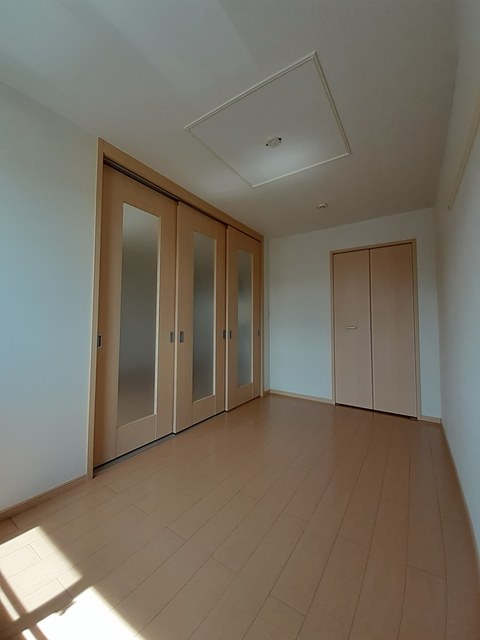 その他部屋・スペース　こちらの洋室は5.5帖です♪