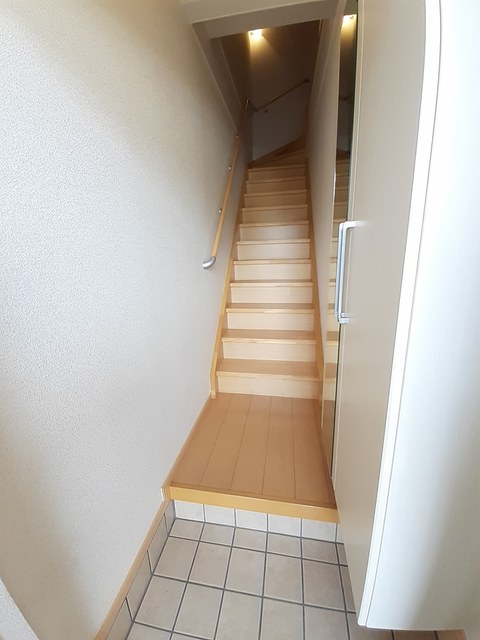 玄関　全身鏡付きのシューズボックスもGOOD！