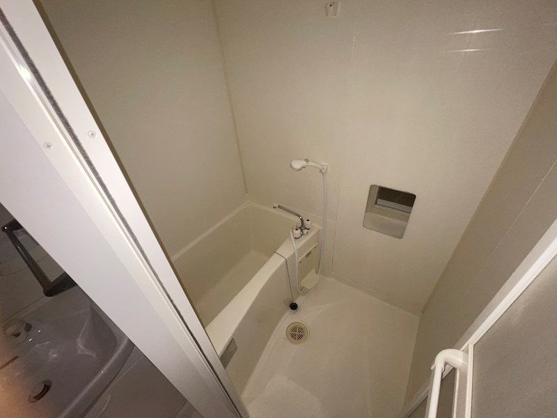 バス・シャワールーム　※別のお部屋の写真です