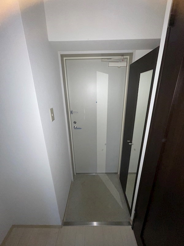 玄関　※別のお部屋の写真です