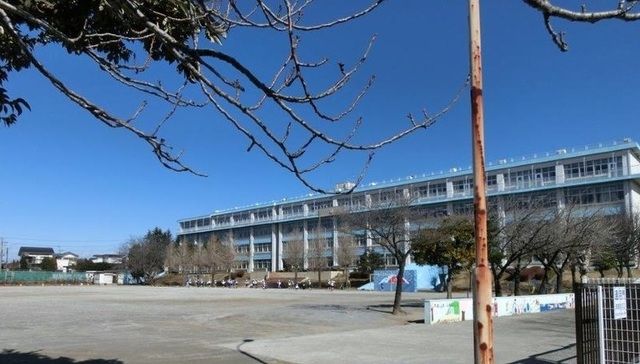 小学校　大津ケ丘第二小学校（小学校）まで852m