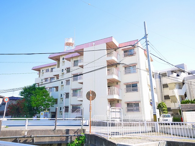 建物外観　外観は落ち着いています
