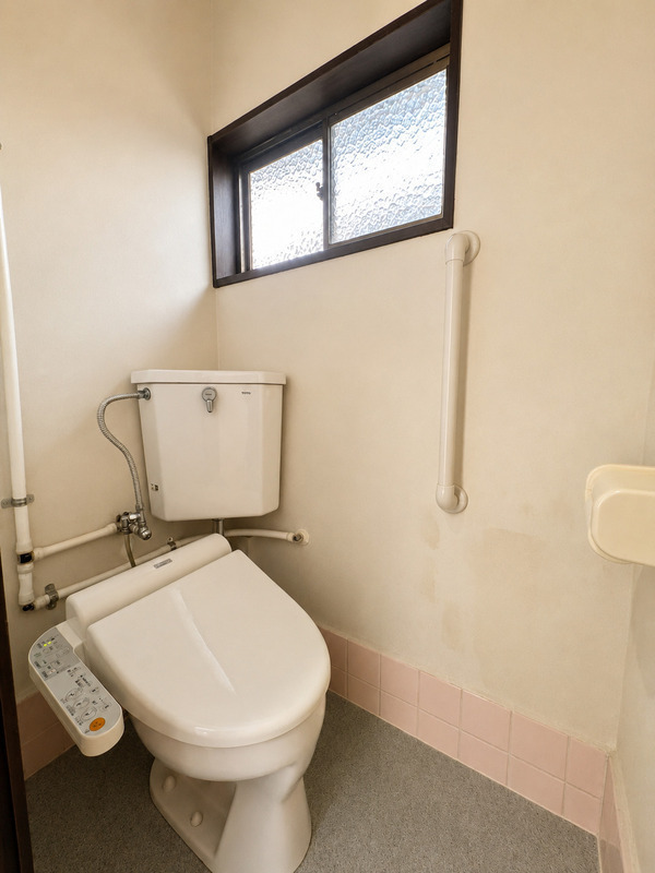 ＪＲ和歌山線 船戸駅 徒歩10分 2階建 築50年のトイレ写真