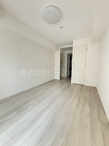 居室・リビング　※別号室参考写真
