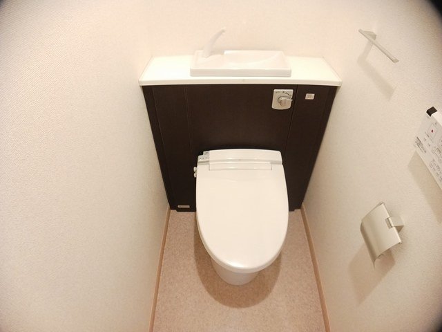 トイレ　清潔感のあるトイレです