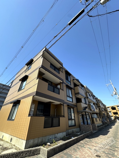 建物外観　シンプルさとデザイン性を兼ね合わせた外観