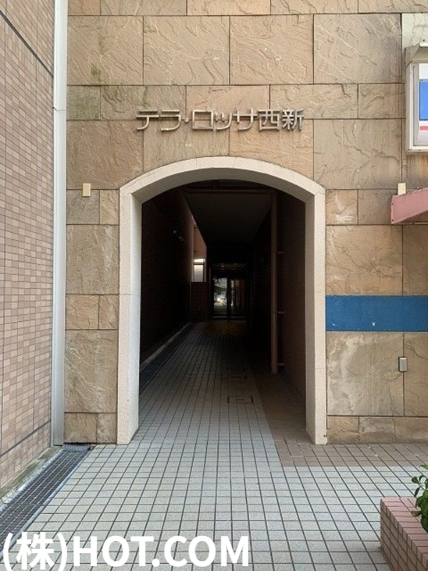 地下鉄空港線 西新駅 徒歩8分 13階建 築30年の外観写真