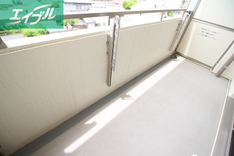 バルコニー　同物件別部屋の写真です