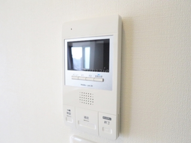 セキュリティ　モニター付きインターホン完備です☆