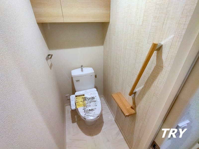 トイレ　温水洗浄便座付き！