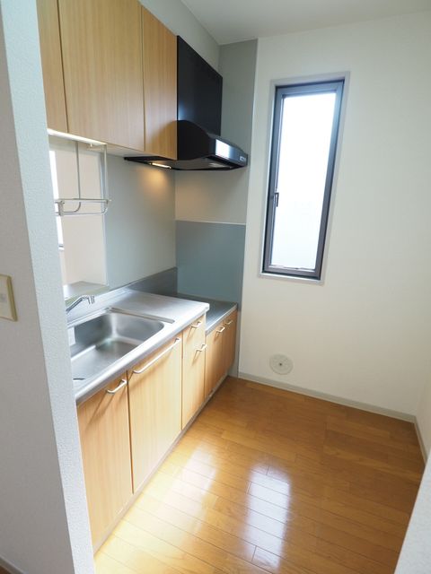 キッチン　キッチンは対面式でお料理をしながらリビングが見渡せます