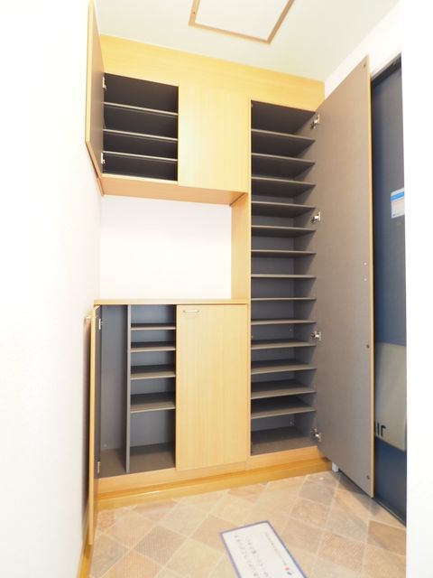 玄関　大型シューズボックス