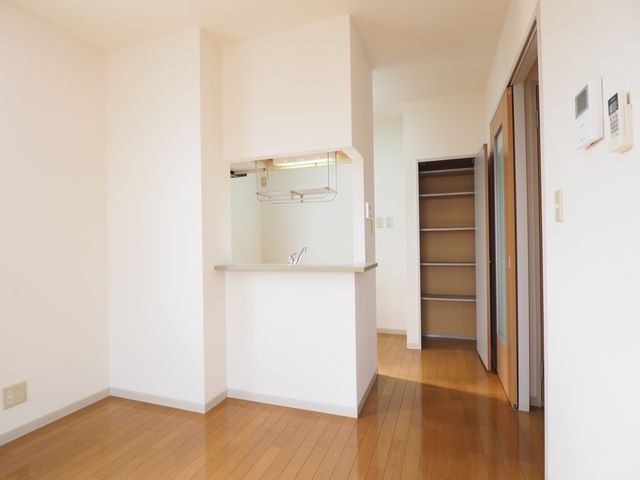 その他　高さを調節することが可能な可変式収納棚