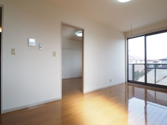 セキュリティ　来訪者を映像と音声で確認することができるTVインターホン