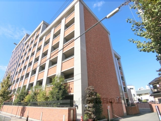 京都市山科区東野片下リ町のマンションの建物外観