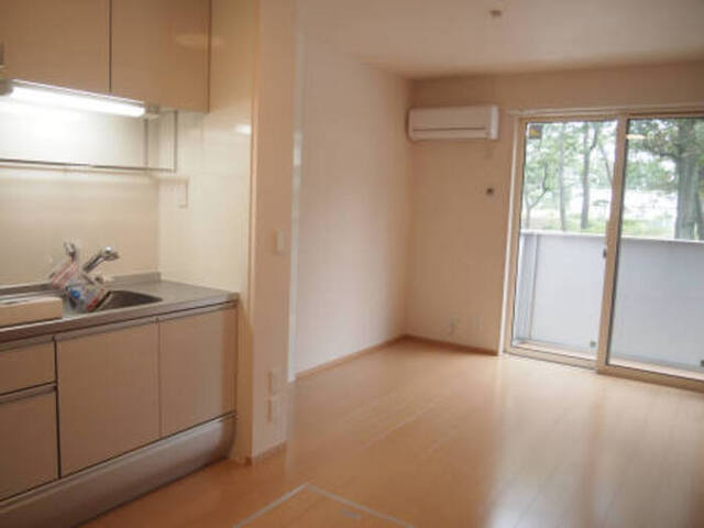 キッチン　明るいＬＤＫ♪エアコン・室内物干しあり