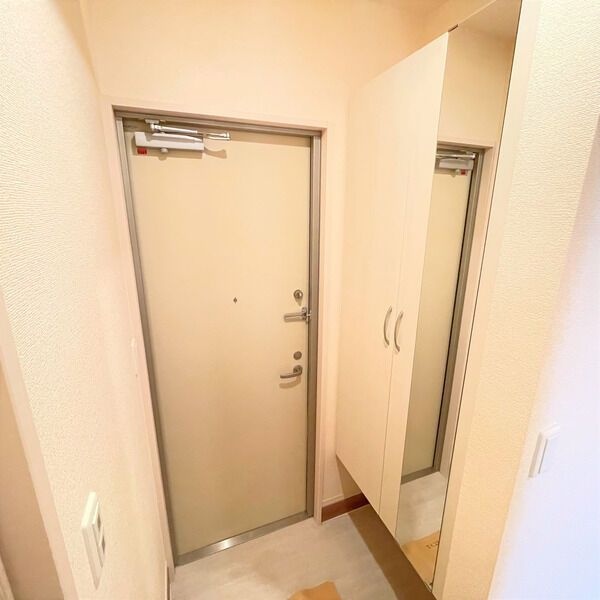 地下鉄鶴舞線 庄内通駅 徒歩14分 2階建 築6年の玄関写真