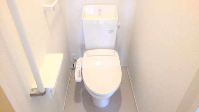 【エレガント　ネオ　IVのトイレ】