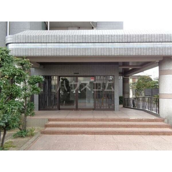 【名古屋市中川区供米田のマンションのエントランス】