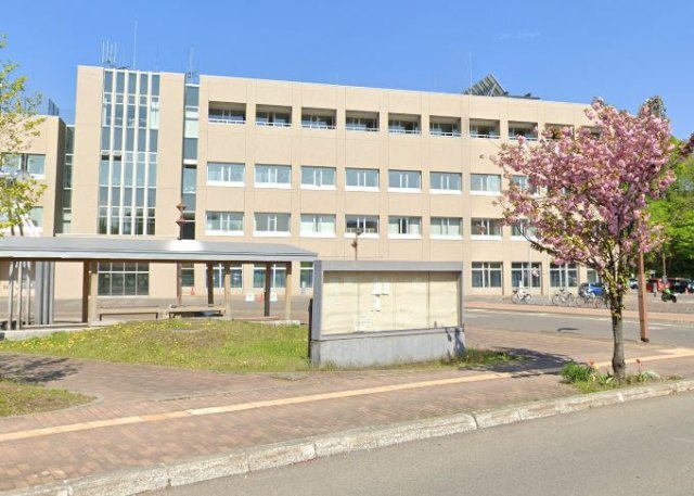 【札幌市清田区里塚緑ケ丘のアパートの図書館】