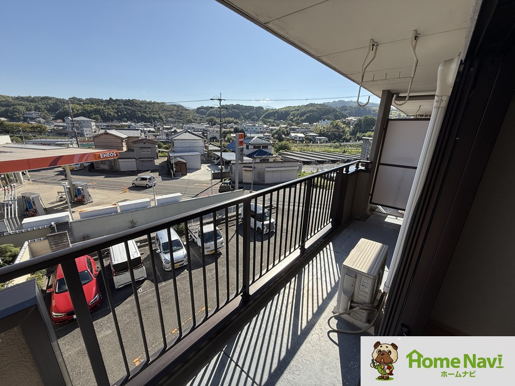 バルコニー　東向き、日当たり良好です。