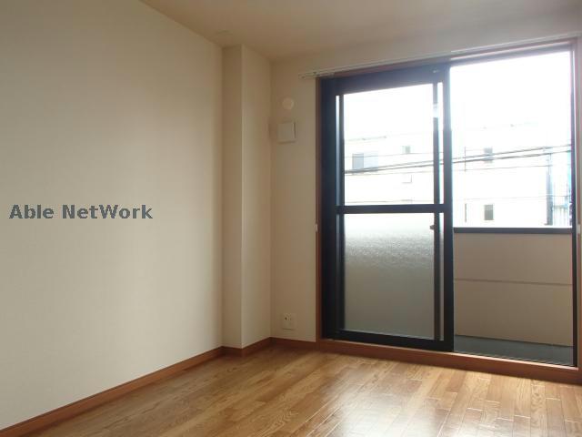 居室・リビング　※同物件別部屋の写真です。