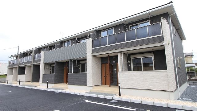 水戸市中原町のアパートの建物外観