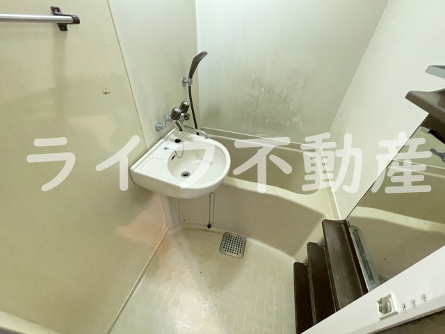 バス・シャワールーム　ゆったり過ごせるお風呂です