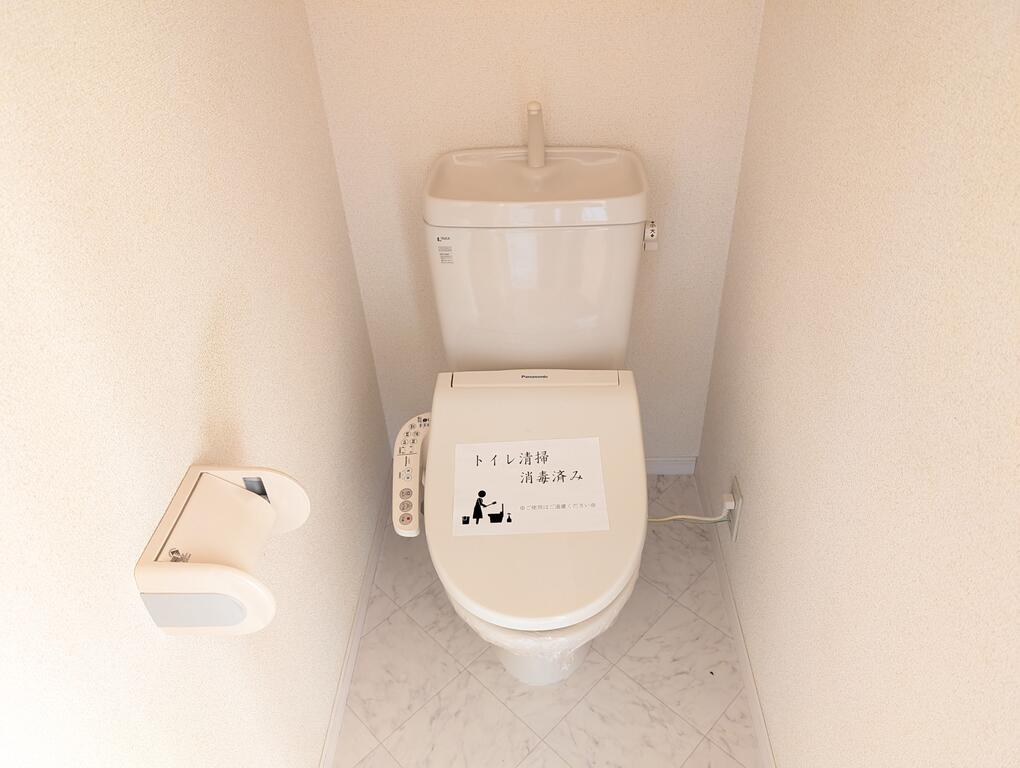 トイレ　温水便座付きトイレ