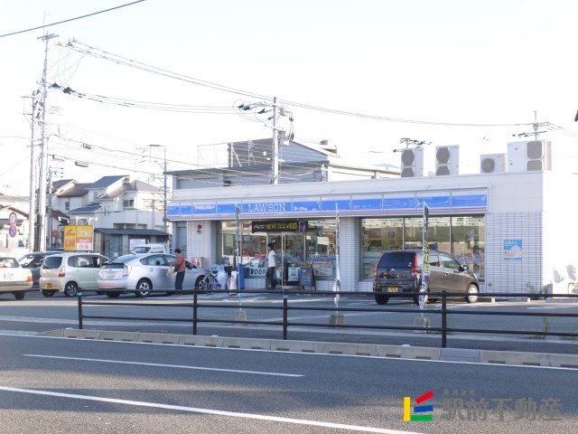 コンビニ　ローソン小田部2丁目店（コンビニ）まで100m