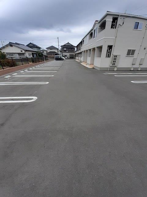 【下関市富任町のアパートの駐車場】