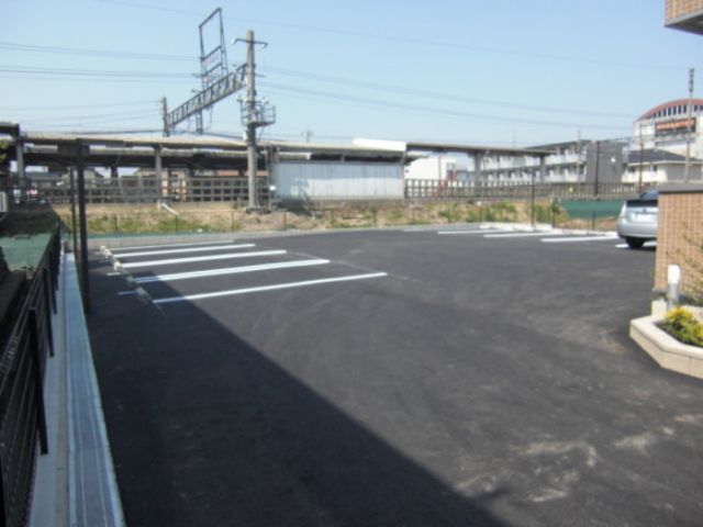 【四日市市八田のアパートの駐車場】