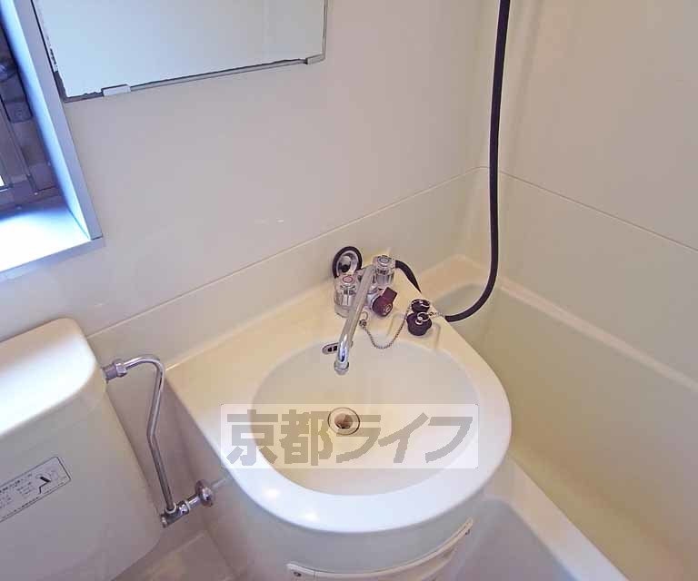 洗面設備　バスの隣に洗面所があるので便利です！