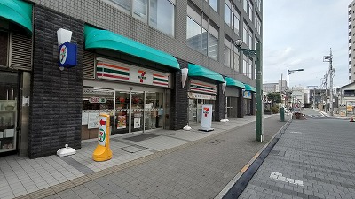 コンビニ　セブンイレブン　岩槻東口店（コンビニ）まで125m