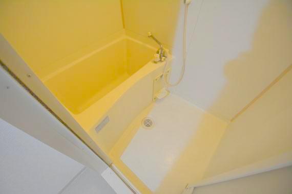 バス・シャワールーム　ゆったりと入るなら、お風呂とトイレとは別々が嬉しいですよね。