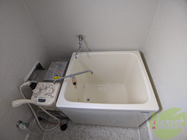 バス・シャワールーム　追い焚きがついているのでいつでも温かいお風呂に入れます。