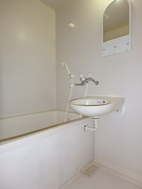 バス・シャワールーム　図面と現状に相違がある場合には現状を優先