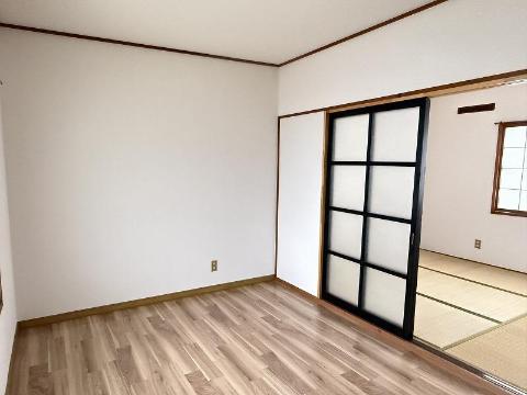 居室・リビング　室内