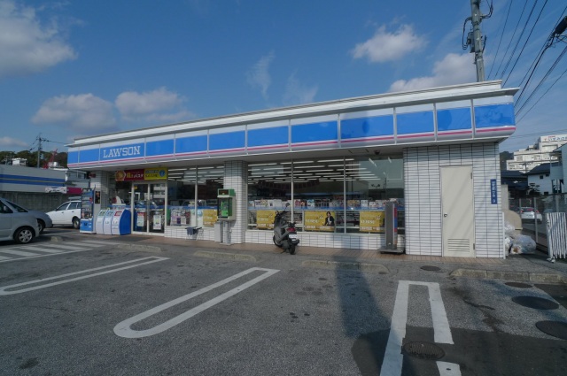 コンビニ　ローソン高知薊野店（コンビニ）まで460m