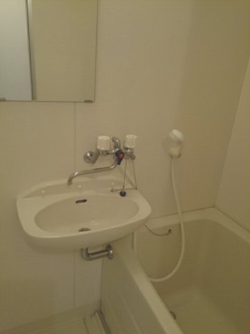 洗面設備　コンパクトで使いやすい洗面所