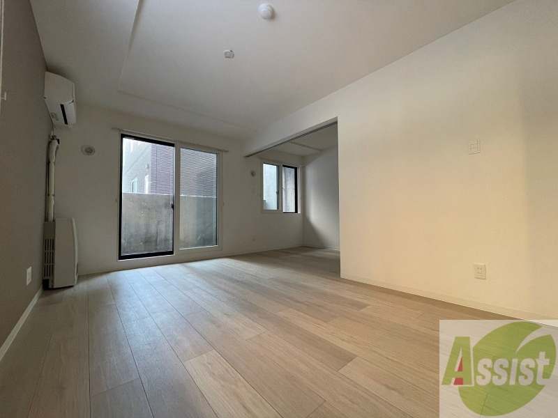 居室・リビング　広くてキレイなお部屋が広がっていて、充実した生活が送れそう。